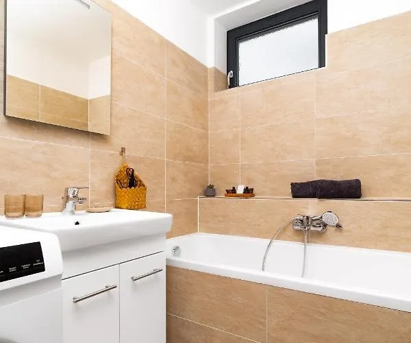 Apartament 1006 *